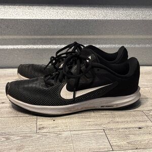 Nike Women's Black and White Athletic Shoes
